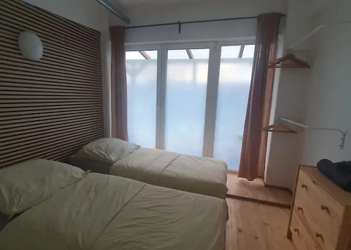 Squat Deluxe Berlin, The Hostel